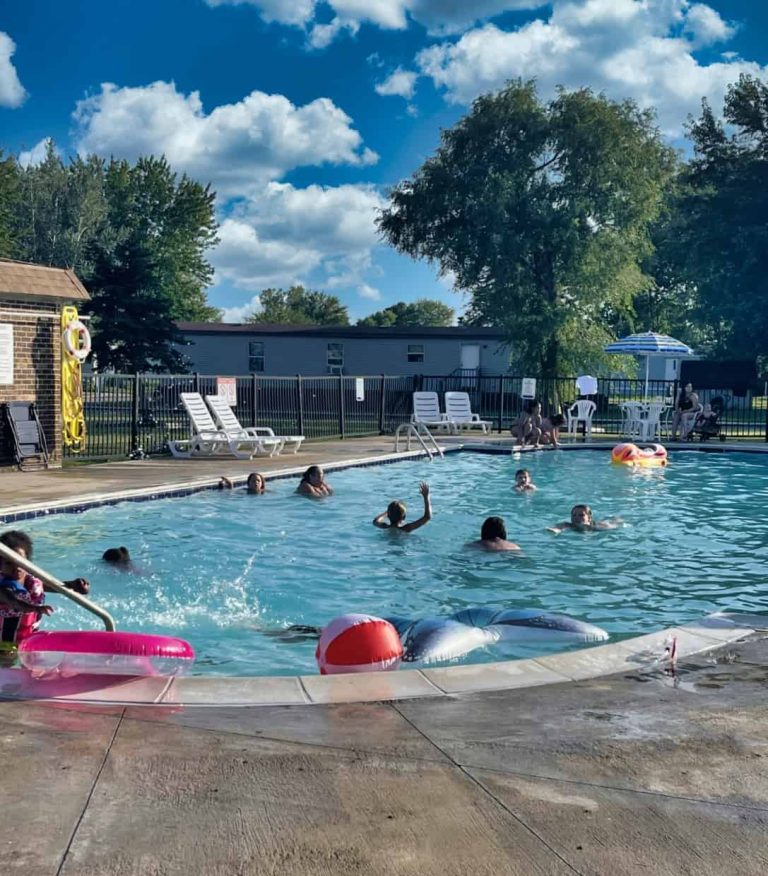 COMMUNITY pool